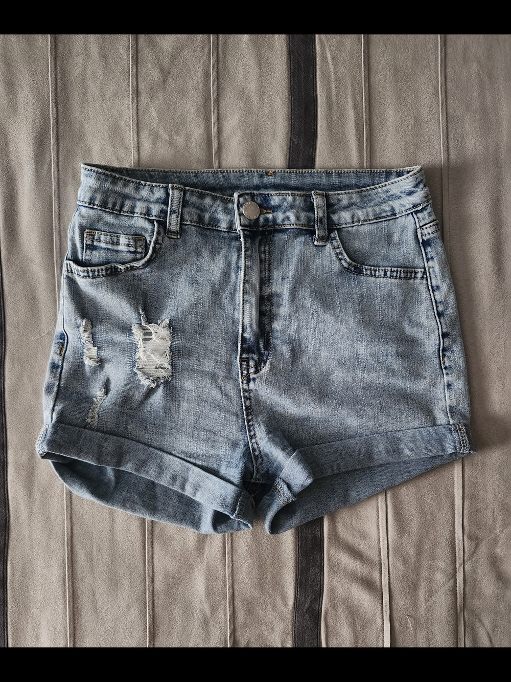 SHEIN size Small Classic Light Blue Denim Women’s Rolled-Hem Shorts